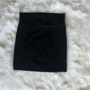 Cute black mini skirt, size medium